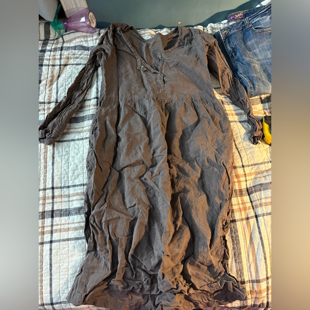 SOLD ❌ Women’s size small linen midi dress